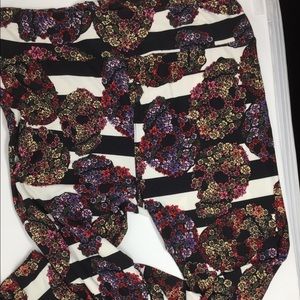 Lularoe TC2 Floral Skull Halloween Leggings NWOT